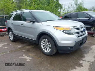 2011 Ford Explorer XLT z VIN 1FMHK8D83BGA83490, wystawiony jako IAAI lot #42099869 z przebiegiem 199 109 mil mil oraz . Historia ofert i sprzedaży dostępna na DreamBid. Obrazek 1.
