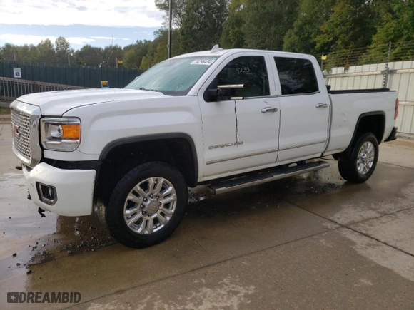 2015 GMC Sierra 2500HD Denali with VIN 1GT120EGXFF591111, listed as a Copart auction lot 74296454 with 92,693 mi miles and Salvage Title. Bid and sale history available at carsss.com. Image 1.