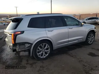 2020 Cadillac XT6 AWD Sport z VIN 1GYKPGRS8LZ216836, wystawiony jako Copart lot #82161014 z przebiegiem 90 883 mil mil oraz Szkody całkowita. Historia ofert i sprzedaży dostępna na DreamBid. Obrazek 3.