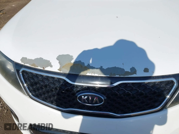 2013 Kia Sorento SX with VIN 5XYKW4A21DG360070, listed as a IAAI auction lot 42120968 with 196,932 mi miles. Bid and sale history available at carsss.com. Image 6.