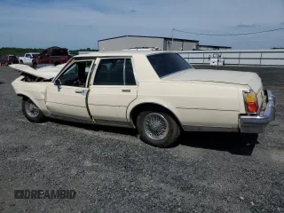 1985 Oldsmobile Delta Royale z VIN 1G3BN69Y8FY384593, wystawiony jako Copart lot #62885694 z przebiegiem Nie podano mil oraz Szkody całkowita. Historia ofert i sprzedaży dostępna na DreamBid. Obrazek 2.