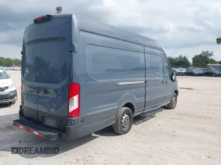 2019 Ford Transit z VIN 1FTYR3XM5KKB13744, wystawiony jako IAAI lot #41768047 z przebiegiem 106 212 mil mil oraz . Historia ofert i sprzedaży dostępna na DreamBid. Obrazek 4.