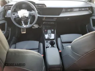 2024 Audi RS 3 z VIN WUAG4DGY5RA910632, wystawiony jako Copart lot #73668904 z przebiegiem 2487 mil mil oraz Szkody całkowita. Historia ofert i sprzedaży dostępna na DreamBid. Obrazek 8.