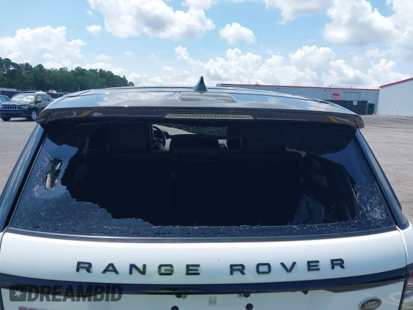 2017 Land Rover Range Rover Sport z VIN SALWR2FE3HA135650, wystawiony jako IAAI lot #42456858 z przebiegiem 91 454 mil mil oraz . Historia ofert i sprzedaży dostępna na DreamBid. Obrazek 6.