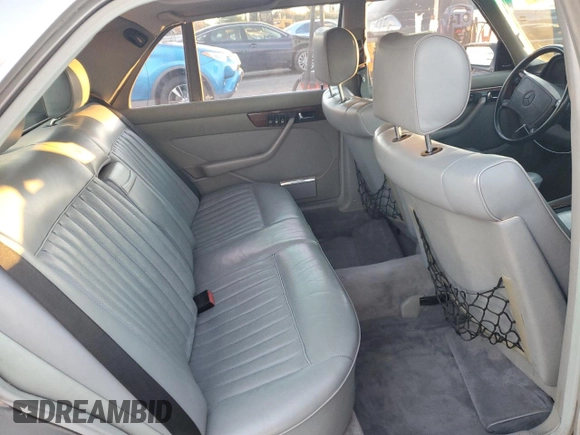 1988 Mercedes-Benz 560 with VIN WDBCA39D4JA391164, listed as a Copart auction lot 82628704 with 88,482 mi miles and Clean Title. Bid and sale history available at DreamBid. Image 10.