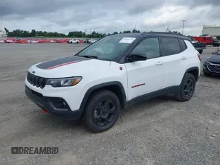 2024 Jeep Compass Trailhawk with VIN 3C4NJDDN2RT602771, listed as a IAAI auction lot 42462793 with 25,152 mi miles and . Bid and sale history available at DreamBid. Image 17.