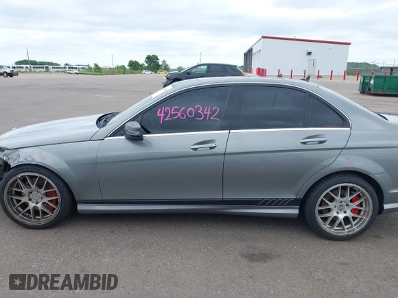 2013 Mercedes-Benz C 300 Sport с VIN WDDGF8AB1DR256425, выставлен на аукционе IAAI как лот 42560342 с пробегом 119 440 миль миль и . История ставок и продаж доступна на DreamBid. Изображение 14.