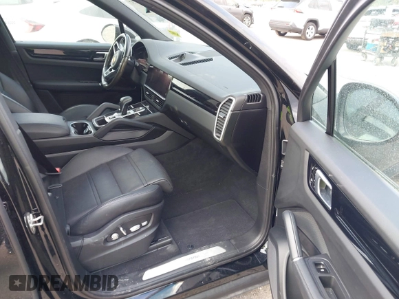 2021 Porsche Cayenne E-Hybrid Hybrid z VIN WP1AE2AYXMDA24566, wystawiony jako IAAI lot #41815737 z przebiegiem 51 149 mil mil oraz . Historia ofert i sprzedaży dostępna na DreamBid. Obrazek 5.