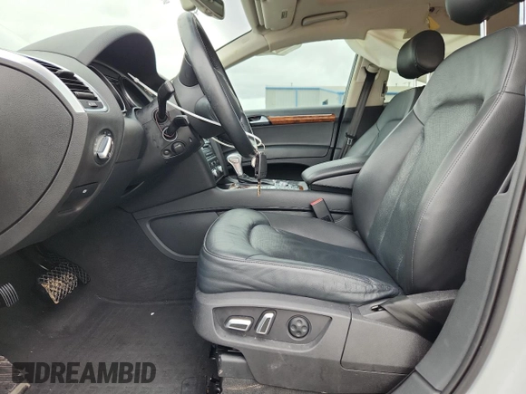 2015 Audi Q7 S line Prestige с VIN WA1DGAFE8FD012754, выставлен на аукционе Copart как лот 58642045 с пробегом 148 697 миль миль и Списание • Salvage title. История ставок и продаж доступна на DreamBid. Изображение 7.