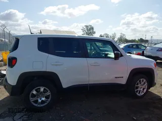 2023 Jeep Renegade Latitude with VIN ZACNJDB18PPP67161, listed as a IAAI auction lot 41954150 with 21,151 mi miles and . Bid and sale history available at DreamBid. Image 13.