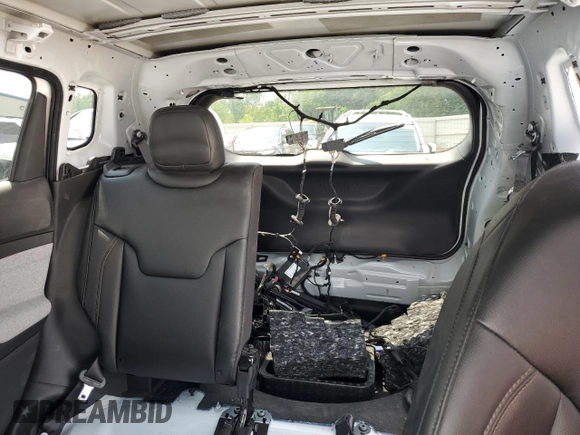 2024 Jeep Compass Latitude Lux with VIN 3C4NJDFN6RT600292, listed as a Copart auction lot 59290395 with 1,639 mi miles and Clean title. Bid and sale history available at DreamBid. Image 10.
