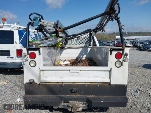 2016 Ford F-350 with VIN 1FDBF3A67GEB98077, listed as a IAAI auction lot 41929568 with 141,385 mi miles and . Bid and sale history available at DreamBid. Image 16.