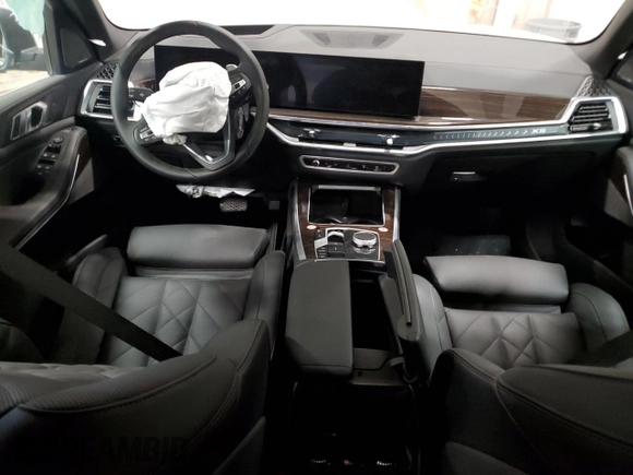 2026 BMW X5 xDrive40i z VIN 5UX23EU04T9052995, wystawiony jako Copart lot #61350465 z przebiegiem Nie podano mil oraz Czysty tytuł • Clean title. Historia ofert i sprzedaży dostępna na DreamBid. Obrazek 8.
