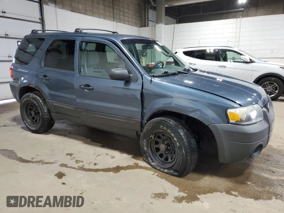 2005 Ford Escape XLT z VIN 1FMYU93145KB29172, wystawiony jako Copart lot #57724475 z przebiegiem 146 236 mil mil oraz Szkoda całkowita • Salvage title. Historia ofert i sprzedaży dostępna na DreamBid. Obrazek 4.