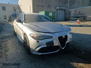 2018 Alfa Romeo Giulia Quadrifoglio with VIN ZARFAEAV9J7573959, listed as a Copart auction lot 85585464 with 0 mi miles and Salvage Title. Bid and sale history available at carsss.com. Image 11.