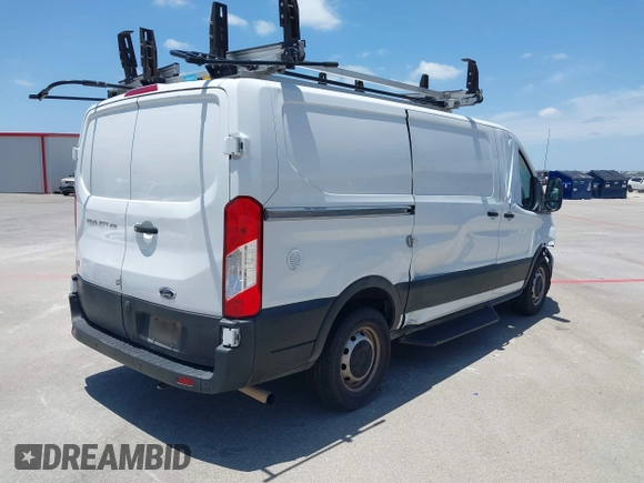 2020 Ford Transit Cargo z VIN 1FTBR1Y84LKA19741, wystawiony jako IAAI lot #42350802 z przebiegiem 90 186 mil mil oraz . Historia ofert i sprzedaży dostępna na DreamBid. Obrazek 4.