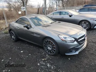 2020 Mercedes-Benz SLC 300 z VIN W1KPK3JA0LF172375, wystawiony jako Copart lot #56552705 z przebiegiem 16 831 mil mil oraz Nie do naprawy. Historia ofert i sprzedaży dostępna na DreamBid. Obrazek 4.