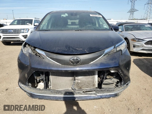 2023 Toyota Sienna XLE z VIN 5TDYRKEC2PS172660, wystawiony jako Copart lot #56686745 z przebiegiem 41 985 mil mil oraz Szkoda całkowita • Salvage title. Historia ofert i sprzedaży dostępna na DreamBid. Obrazek 5.