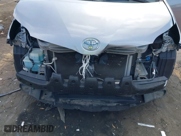 2011 Toyota Sienna XLE AAS with VIN 5TDYK3DC8BS157794, listed as a IAAI auction lot 40759823 with 211,716 mi miles and . Bid and sale history available at DreamBid. Image 6.