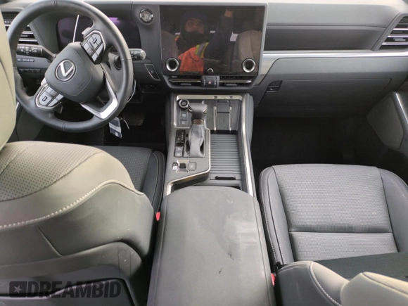 2024 Lexus GX 550 Luxury z VIN JTJVBCDX7R5015696, wystawiony jako Copart lot #84212664 z przebiegiem 2 229 mil mil oraz Szkoda całkowita • Salvage title. Historia ofert i sprzedaży dostępna na DreamBid. Obrazek 8.