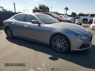 2014 Maserati Ghibli S Q4 z VIN ZAM57RTA8E1113640, wystawiony jako Copart lot #60359715 z przebiegiem Nie podano mil oraz Czysty tytuł • Clean title. Historia ofert i sprzedaży dostępna na DreamBid. Obrazek 4.
