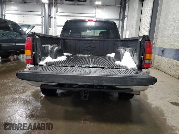 2000 Chevrolet Silverado 1500 LT with VIN 1GCEK19T7YE229468, listed as a Copart auction lot 47787025 with 118,758 mi miles and Salvage Title. Bid and sale history available at DreamBid. Image 6.