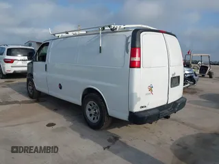 2012 Chevrolet Express Cargo z VIN 1GCSGAFX3C1119397, wystawiony jako IAAI lot #42092709 z przebiegiem 190 851 mil mil oraz . Historia ofert i sprzedaży dostępna na DreamBid. Obrazek 3.