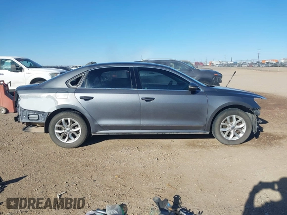 2017 Volkswagen Passat S z VIN 1VWAT7A39HC071640, wystawiony jako IAAI lot #41686081 z przebiegiem 136 638 mil mil oraz . Historia ofert i sprzedaży dostępna na DreamBid. Obrazek 14.