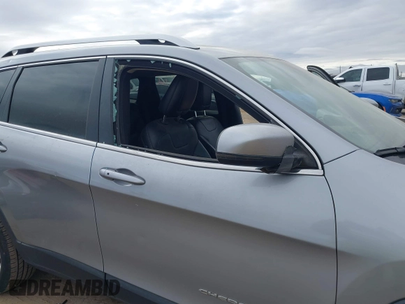 2014 Jeep Cherokee Limited with VIN 1C4PJLDB2EW160202, listed as a IAAI auction lot 41031874 with 168,181 mi miles. Bid and sale history available at carsss.com. Image 6.
