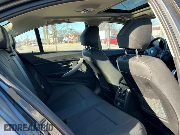 2018 BMW 3 Series 320i xDrive with VIN WBA8E5G54JNU47709, listed as a Copart auction lot 46378385 with 40,647 mi miles and Clean Title. Bid and sale history available at carsss.com. Image 6.