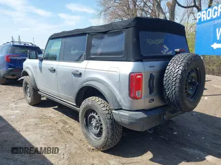 2022 Ford Bronco с VIN 1FMDE5BH3NLA79314, выставлен на аукционе IAAI как лот 42003550 с пробегом 15 303 миль миль и . История ставок и продаж доступна на DreamBid. Изображение 3.