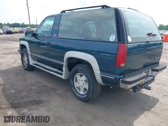 1994 Chevrolet Blazer z VIN 1GNEK18K0RJ366258, wystawiony jako IAAI lot #42471534 z przebiegiem 233 185 mil mil oraz . Historia ofert i sprzedaży dostępna na DreamBid. Obrazek 3.