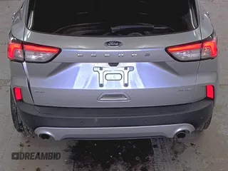 2022 Ford Escape SE z VIN 1FMCU9G60NUB32820, wystawiony jako IAAI lot #42882697 z przebiegiem 39 771 mil mil oraz . Historia ofert i sprzedaży dostępna na DreamBid. Obrazek 2.
