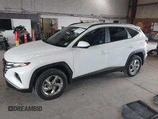 2024 Hyundai Tucson SEL z VIN KM8JBCDE4RU348066, wystawiony jako IAAI lot #40451653 z przebiegiem 3 742 mil mil oraz . Historia ofert i sprzedaży dostępna na DreamBid. Obrazek 17.