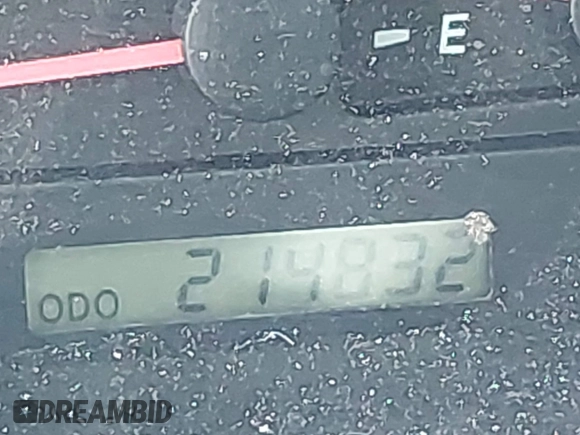 2002 Toyota Camry XLE z VIN 4T1BF32K02U522335, wystawiony jako IAAI lot #42037459 z przebiegiem 214 832 mil mil oraz . Historia ofert i sprzedaży dostępna na DreamBid. Obrazek 17.