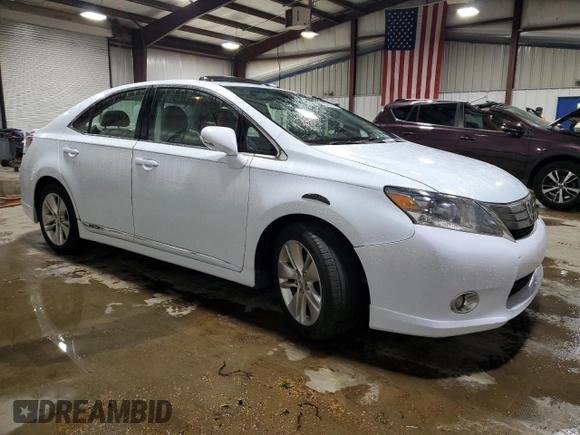 2010 Lexus HS 250h z VIN JTHBB1BA0A2026195, wystawiony jako Copart lot #55851295 z przebiegiem 284 870 mil mil oraz Czysty tytuł • Clean title. Historia ofert i sprzedaży dostępna na DreamBid. Obrazek 4.