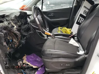 2019 Chevrolet Trax LT z VIN KL7CJLSBXKB825123, wystawiony jako Copart lot #55536535 z przebiegiem Nie podano mil oraz Szkoda całkowita • Salvage title. Historia ofert i sprzedaży dostępna na DreamBid. Obrazek 7.