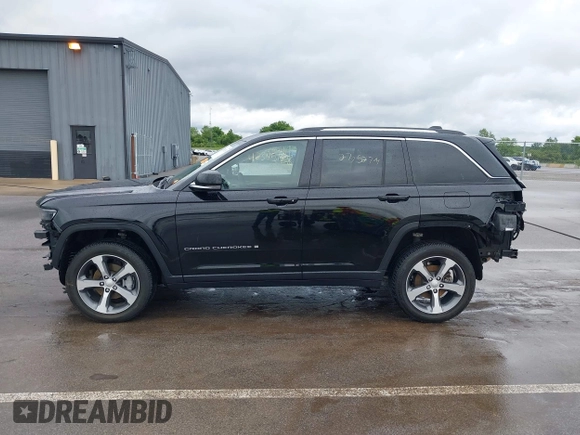 2023 Jeep Grand Cherokee Limited with VIN 1C4RJHBG8PC534059, listed as a IAAI auction lot 42531333 with 27,527 mi miles and . Bid and sale history available at DreamBid. Image 15.