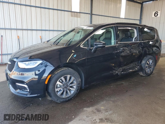 2024 Chrysler Pacifica Hybrid Select z VIN 2C4RC1S74RR166734, wystawiony jako Copart lot #56190895 z przebiegiem 26 312 mil mil oraz Szkoda całkowita • Salvage title. Historia ofert i sprzedaży dostępna na DreamBid. Obrazek 1.