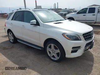 2015 Mercedes-Benz M 400 z VIN 4JGDA5GB1FA573460, wystawiony jako IAAI lot #42025873 z przebiegiem 156 008 mil mil oraz . Historia ofert i sprzedaży dostępna na DreamBid. Obrazek 1.