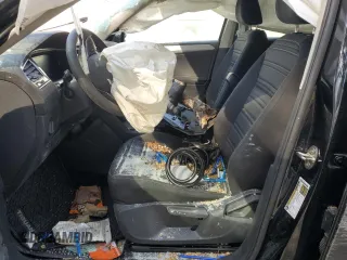 2022 Volkswagen Tiguan S z VIN 3VV0B7AX1NM071101, wystawiony jako Copart lot #52790005 z przebiegiem Nie podano mil oraz Szkody całkowita. Historia ofert i sprzedaży dostępna na DreamBid. Obrazek 7.
