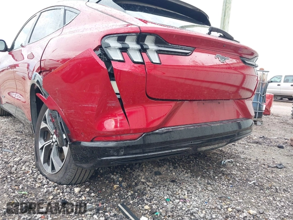 2023 Ford Mustang Mach-E Premium z VIN 3FMTK3SU5PMA70024, wystawiony jako IAAI lot #42475385 z przebiegiem 37 015 mil mil oraz . Historia ofert i sprzedaży dostępna na DreamBid. Obrazek 20.
