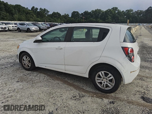 2012 Chevrolet Sonic LS z VIN 1G1JA6SH8C4108007, wystawiony jako Copart lot #58309035 z przebiegiem 147 249 mil mil oraz Czysty tytuł • Clean title. Historia ofert i sprzedaży dostępna na DreamBid. Obrazek 2.
