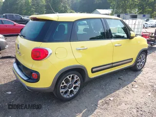 2014 FIAT 500L Trekking with VIN ZFBCFADH6EZ021166, listed as a IAAI auction lot 42392165 with 96,035 mi miles and . Bid and sale history available at DreamBid. Image 4.