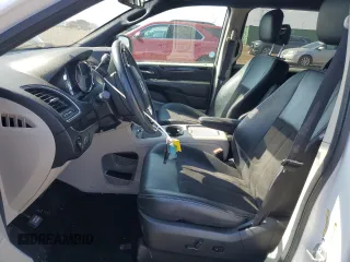 2019 Dodge Grand Caravan SXT with VIN 2C4RDGCG7KR663085, listed as a Copart auction lot 52530605 with 64,590 mi miles and Salvage Title. Bid and sale history available at DreamBid. Image 7.