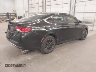 2015 Chrysler 200 Limited z VIN 1C3CCCAB7FN730056, wystawiony jako IAAI lot #42071142 z przebiegiem 130 969 mil mil oraz . Historia ofert i sprzedaży dostępna na DreamBid. Obrazek 4.