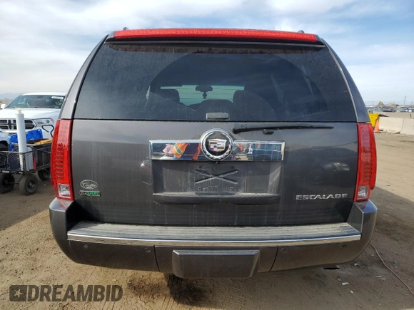 2010 Cadillac Escalade z VIN 1GYUKAEF8AR254884, wystawiony jako Copart lot #44844935 z przebiegiem 130 269 mil mil oraz Szkody całkowita. Historia ofert i sprzedaży dostępna na DreamBid. Obrazek 6.