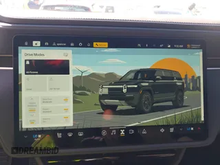 2025 Rivian R1S Adventure z VIN 7PDSGBBA4SN047584, wystawiony jako IAAI lot #41372645 z przebiegiem 501 mil mil oraz . Historia ofert i sprzedaży dostępna na DreamBid. Obrazek 19.