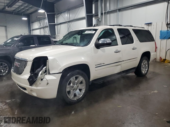 2013 GMC Yukon XL SLT with VIN 1GKS2KE70DR270162, listed as a Copart auction lot 44357555 with 141,889 mi miles and Salvage Title. Bid and sale history available at carsss.com. Image 1.