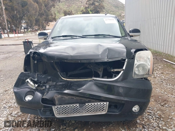 2008 GMC Yukon SLT 4SB with VIN 1GKFC13J18R118629, listed as a IAAI auction lot 41798020 with 215,760 mi miles and . Bid and sale history available at DreamBid. Image 12.